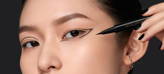 精挑细选，哪款眼线笔打造持久深邃眼妆？
